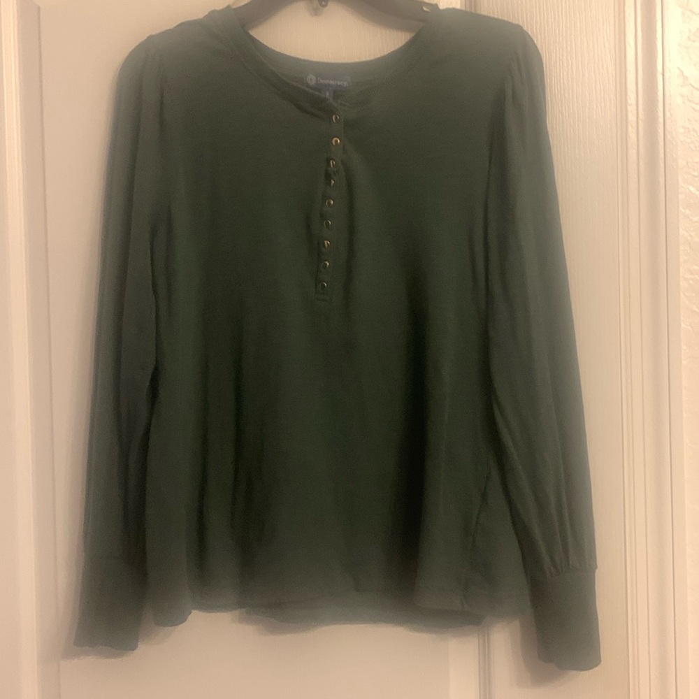 Democracy women’s small green Henley with gold accents